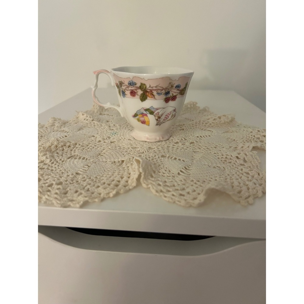 Royal Doulton Brambly Hedge Autumn Teacup Jill Barklem 1983 Bone China England